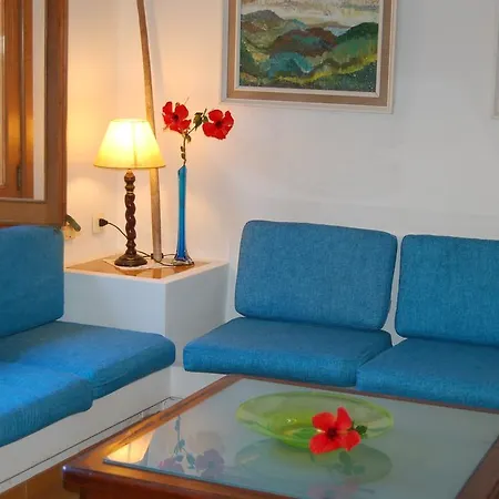 Villa Private For Family Groups, Private Mountain Ideal For Runners, Trailers, Hikers, It Is Approximately 3 Minute Walk From The *